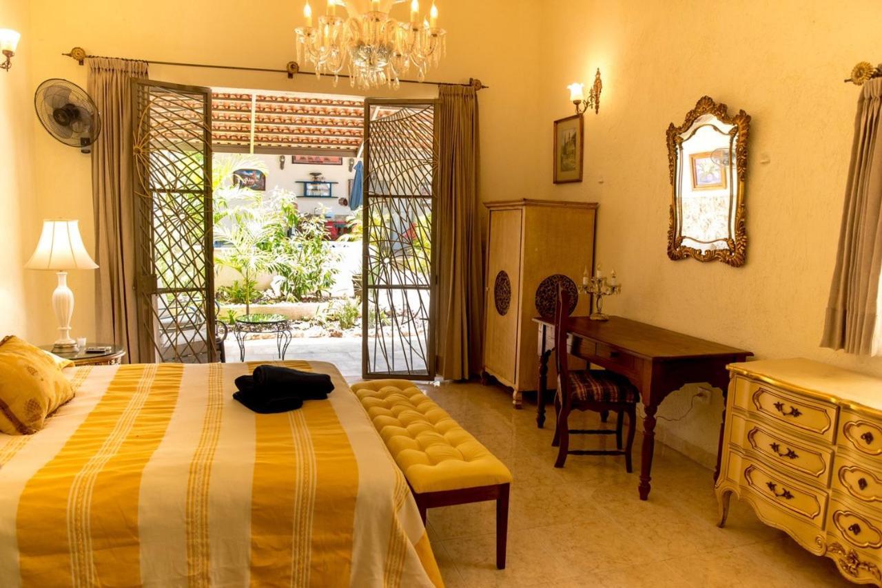 Casa Palmas By Majikal B&B Mérida Extérieur photo