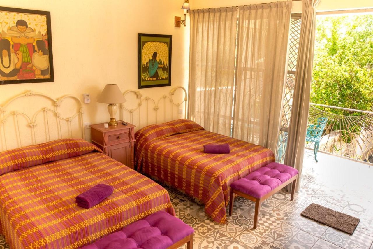 Casa Palmas By Majikal B&B Mérida Extérieur photo